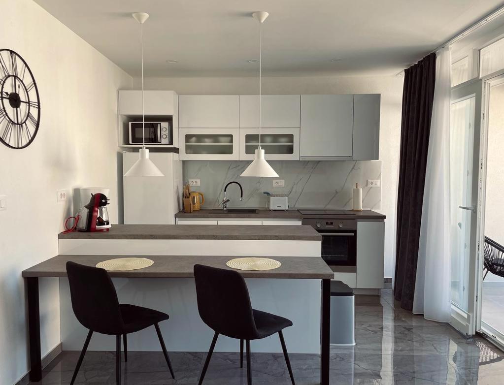 חוואר Apartment Lantana Hvar מראה חיצוני תמונה