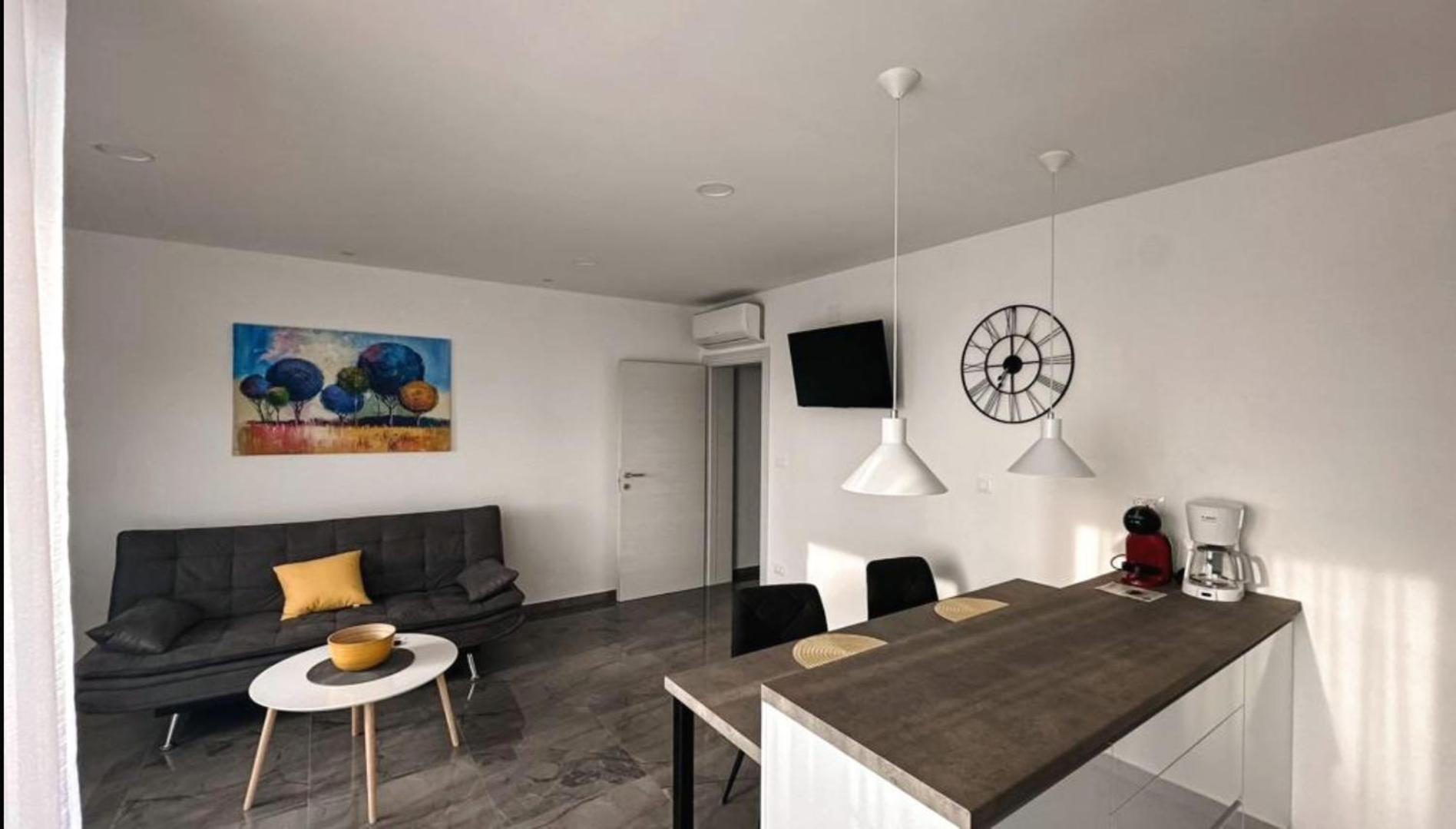 חוואר Apartment Lantana Hvar מראה חיצוני תמונה